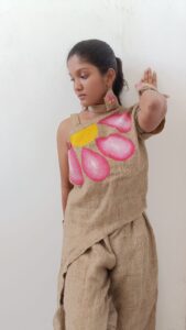 Vaizu Model outfit
